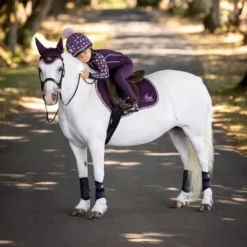 LeMieux MINI Suede Jump Square -Exquisite Equestrian Equipment Store 3n6a2472 1 1 jpeg