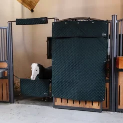 Kentucky Horsewear Stable Curtain - Dark Green -Exquisite Equestrian Equipment Store 82101 73 103 e8502ded370e565d04389cf2c54c4715 article photobook crop 2 png