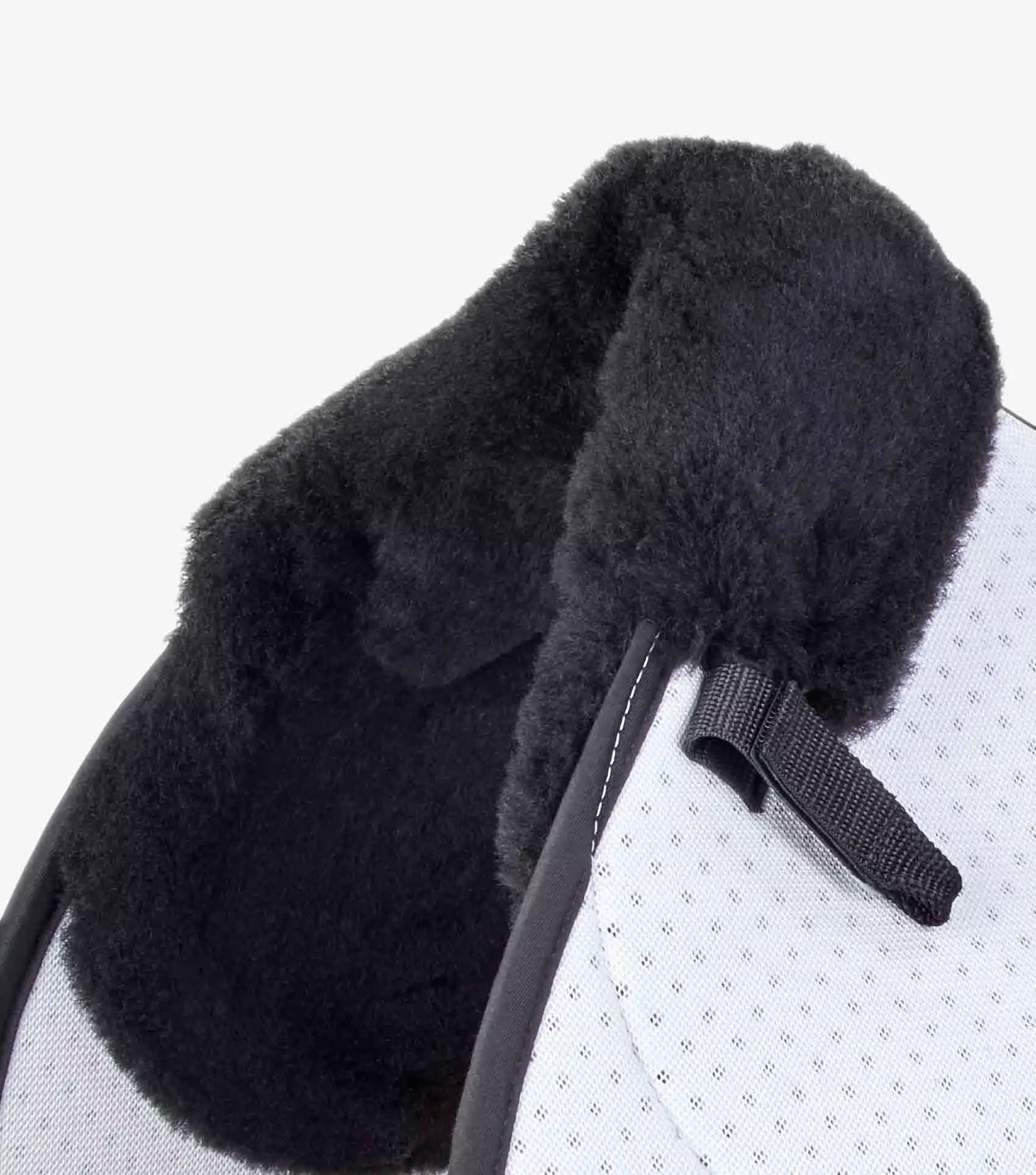 Premier Equine Close Contact Airtechnology Shockproof Wool Saddle Pad - GP/Jump Square White/Black Wool 4 Premier Equine Close Contact Airtechnology Shockproof Wool Saddle Pad - GP/Jump Square White/Black Wool - Image 2
