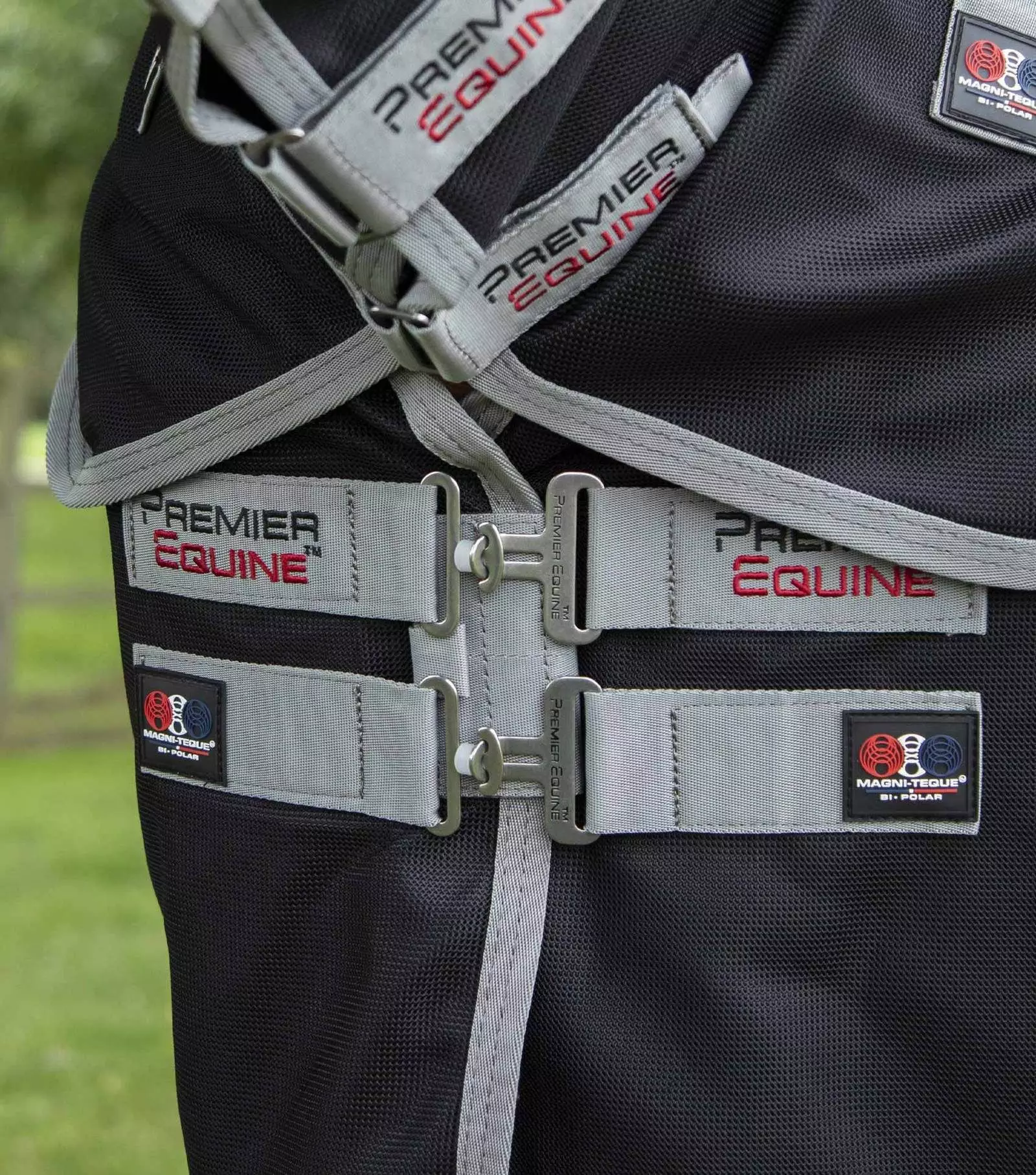 Premier Equine Magni-Teque Magnetic Horse Rug With Neck Cover 7 Premier Equine Magni-Teque Magnetic Horse Rug With Neck Cover - Image 5