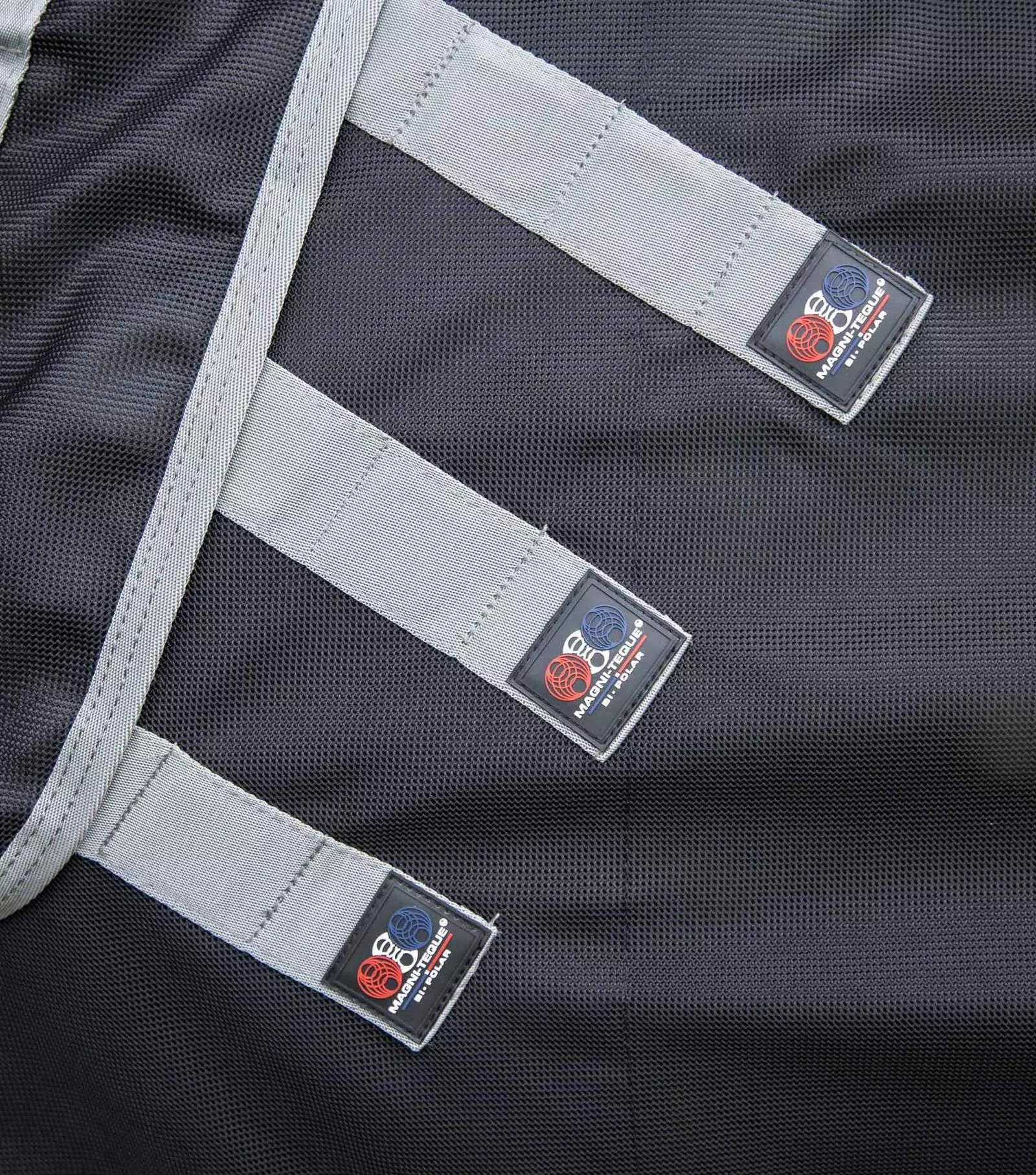 Premier Equine Magni-Teque Magnetic Horse Rug With Neck Cover 4 Premier Equine Magni-Teque Magnetic Horse Rug With Neck Cover - Image 2