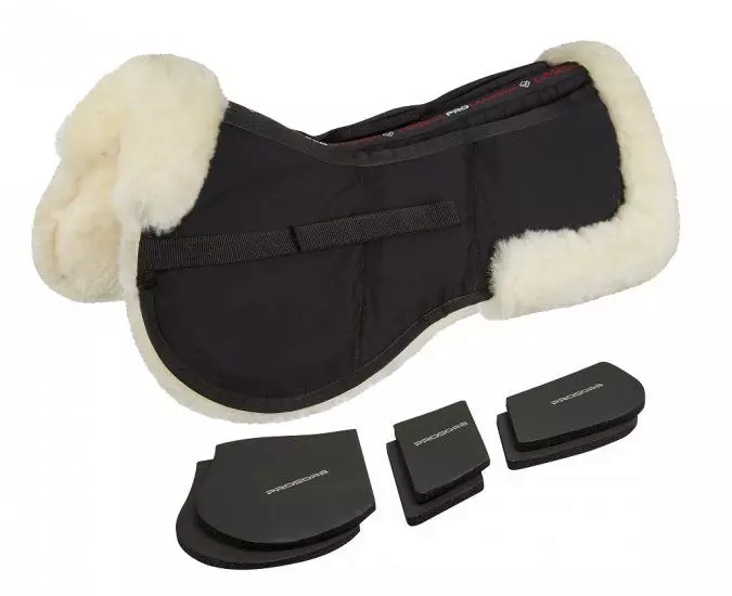 LeMieux Pro-Sorb Lambskin 3 Pocket Half Pad 5 LeMieux Pro-Sorb Lambskin 3 Pocket Half Pad - Image 3